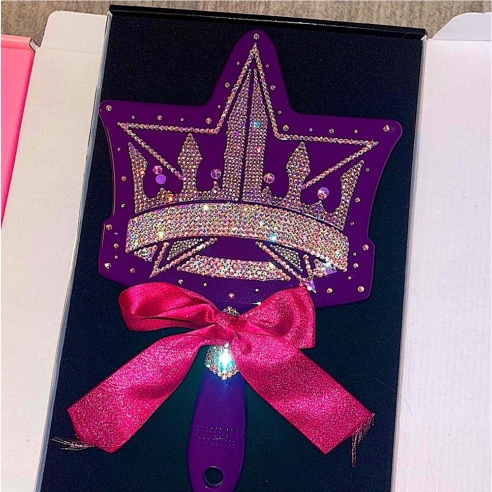 🌼BOGO50%🌼 🆕🌿JEFFREE STAR: Silver Chrome Bedazzled Mirror - Picture 8 of 17